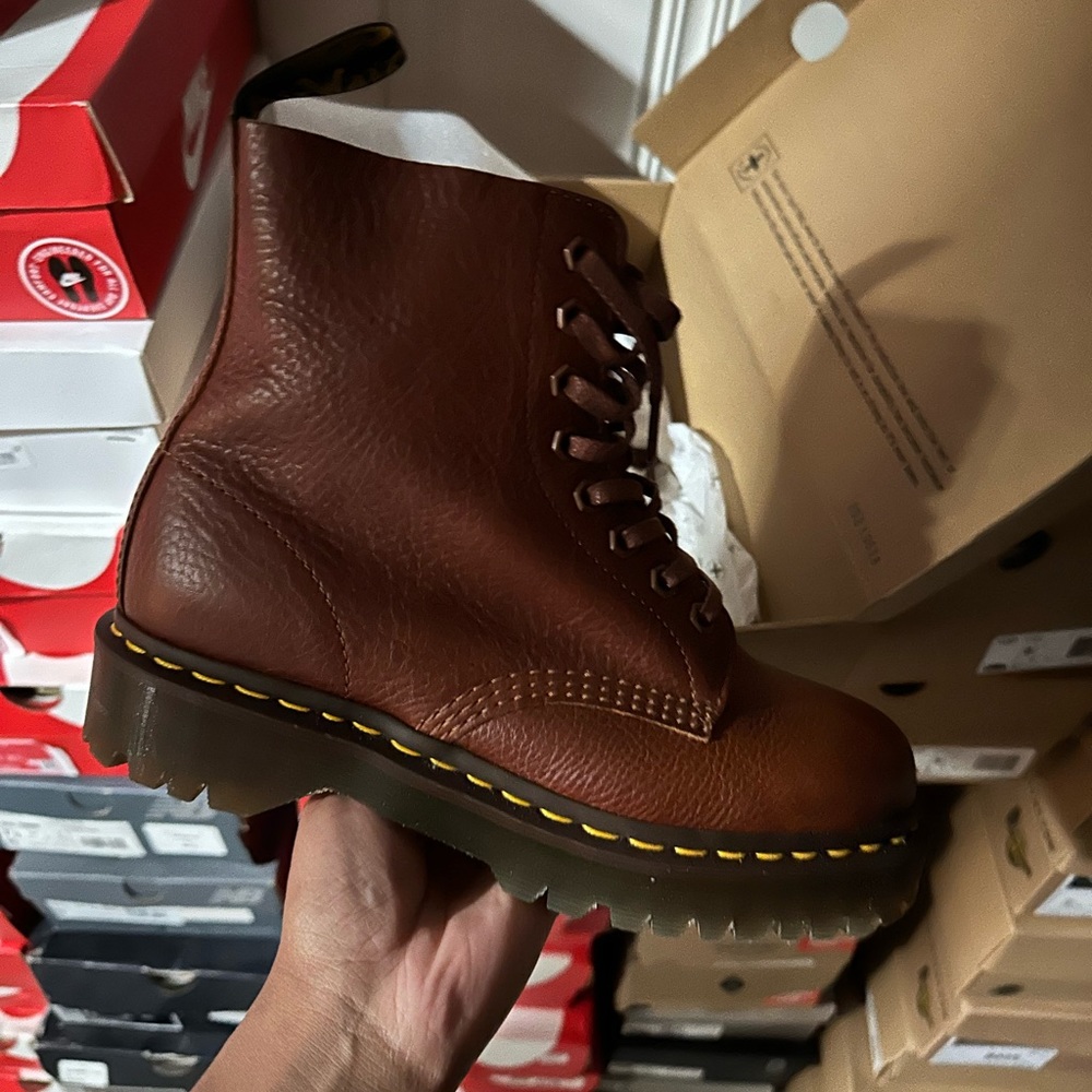 Tan Dr martens size 9 women’s